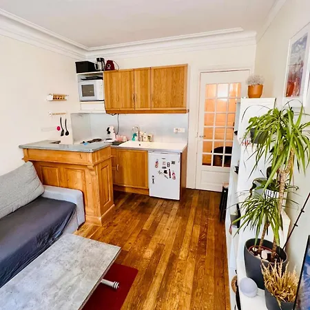 Cosy In 11th Appartement